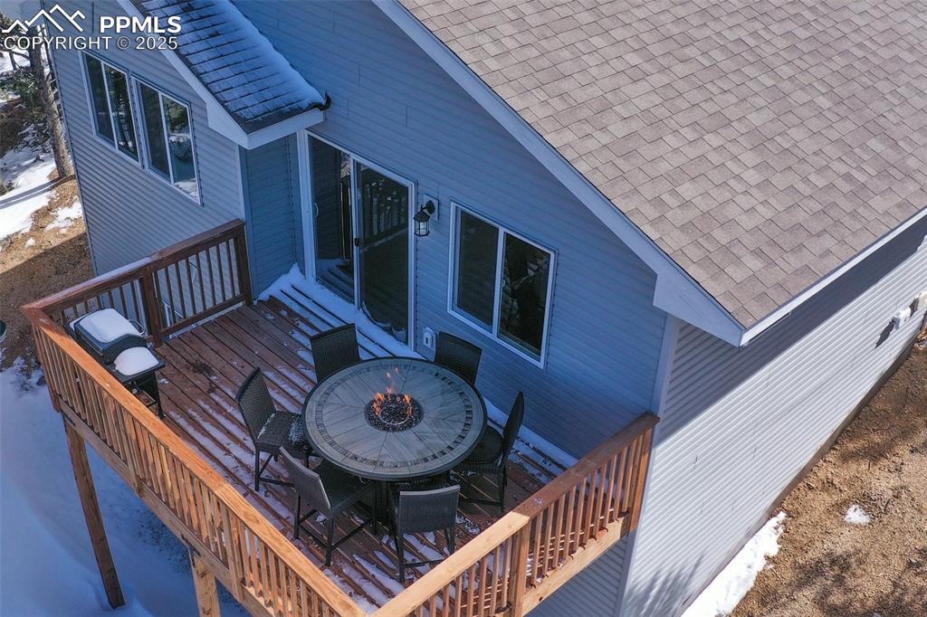 Image 17 of 46: Deck