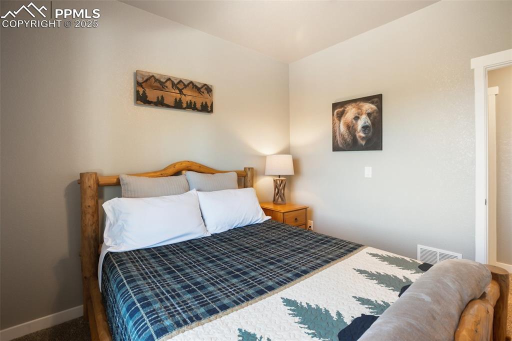 Image 26 of 46: Bedroom