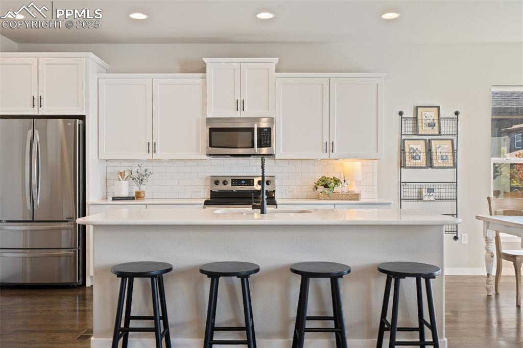 Image 2 of 28: Open Kitchen