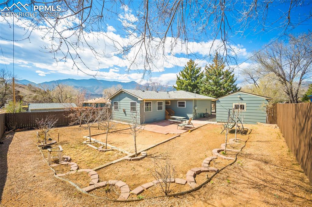 Image 29 of 35: Back of Structure