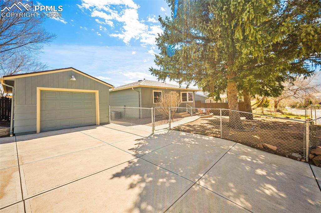 Image 4 of 35: Front of Structure