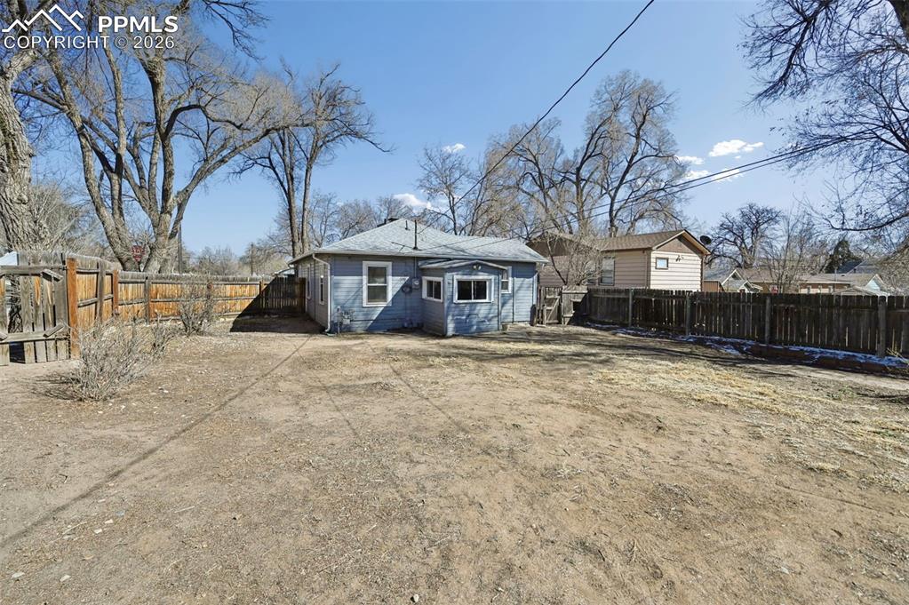 Image 28 of 28: Back of Structure