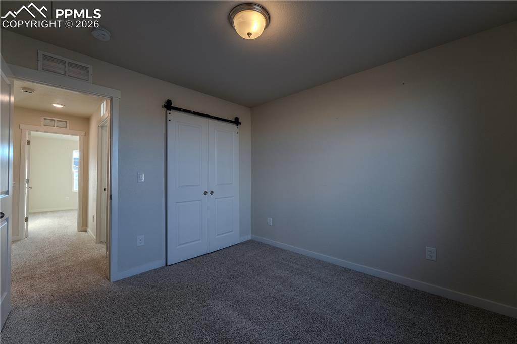 Image 14 of 24: Bedroom