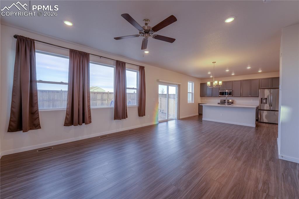 Image 4 of 24: Living Room