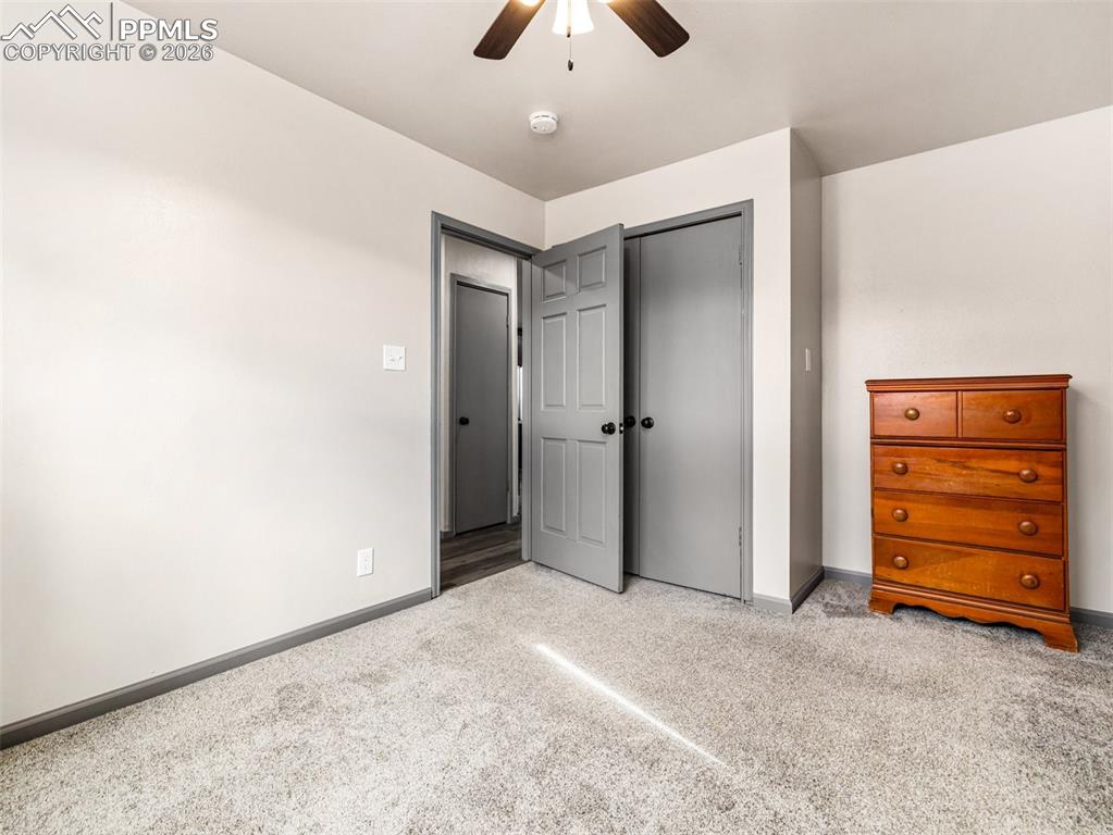 Image 23 of 50: Bedroom