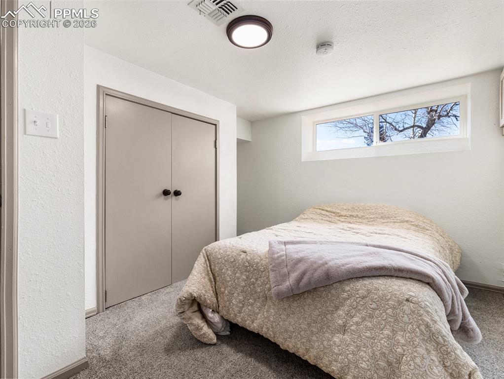 Image 30 of 50: Bedroom