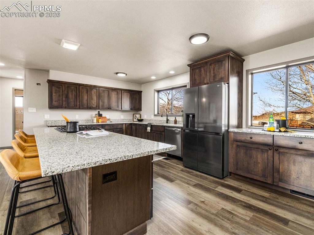 Image 8 of 50: Kitchen