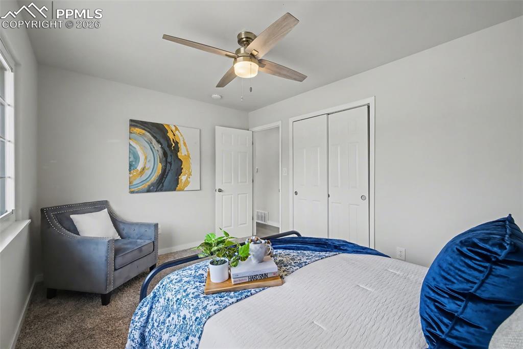 Image 15 of 28: Bedroom