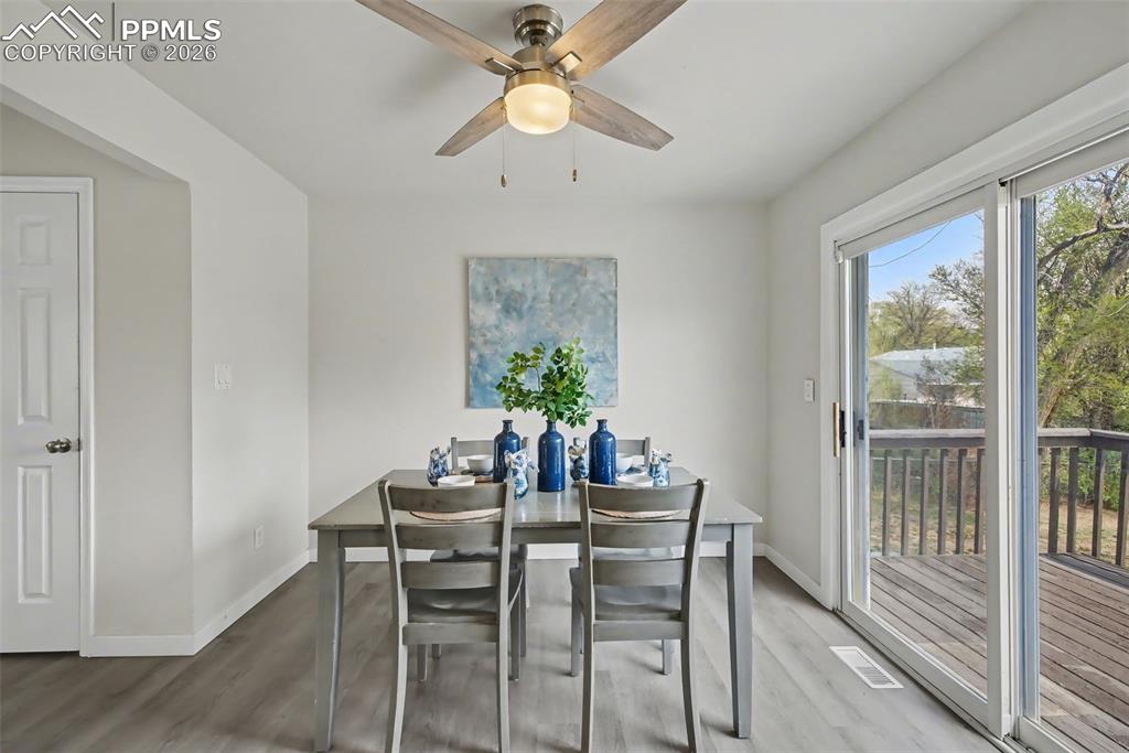 Image 6 of 28: Dining Area