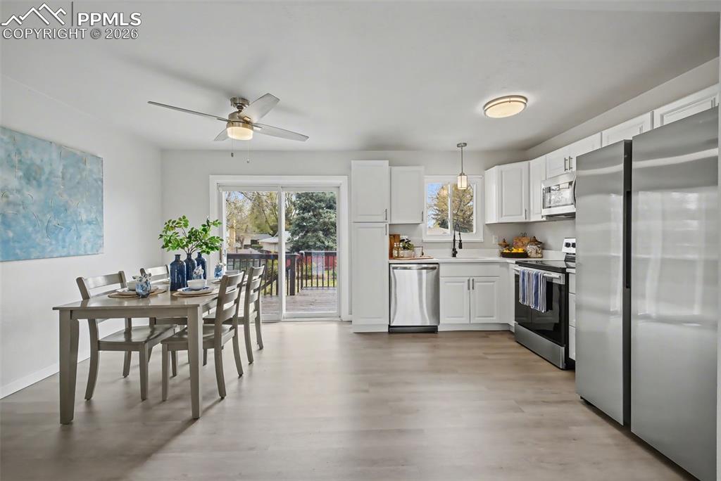 Image 9 of 28: Kitchen