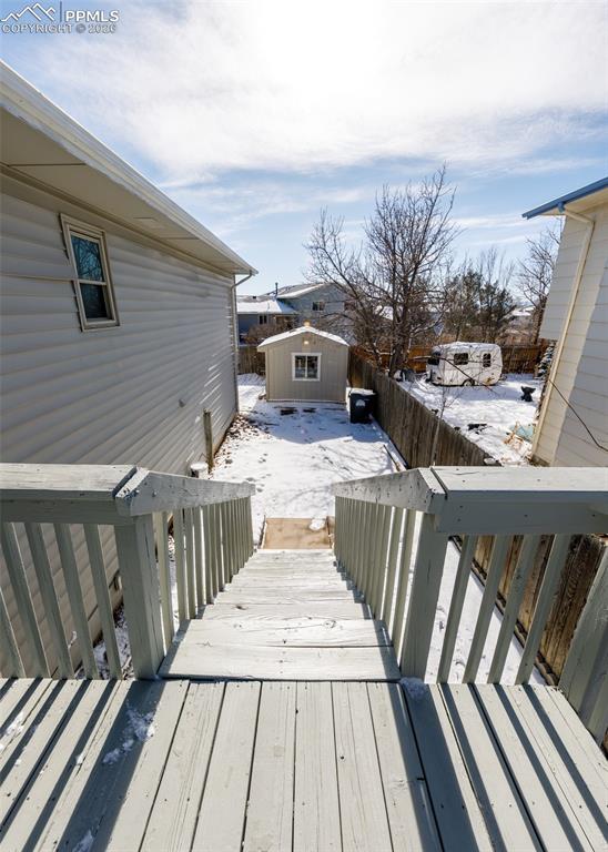 Image 25 of 49: Deck