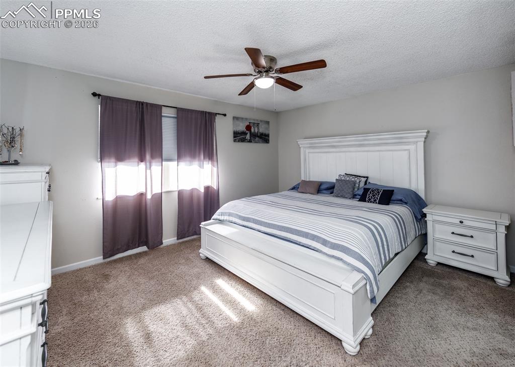 Image 28 of 49: Bedroom