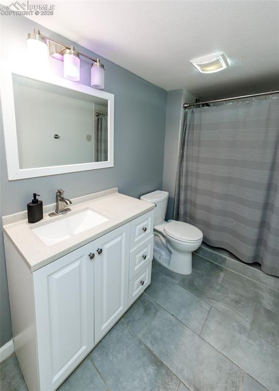 Image 36 of 49: Bathroom