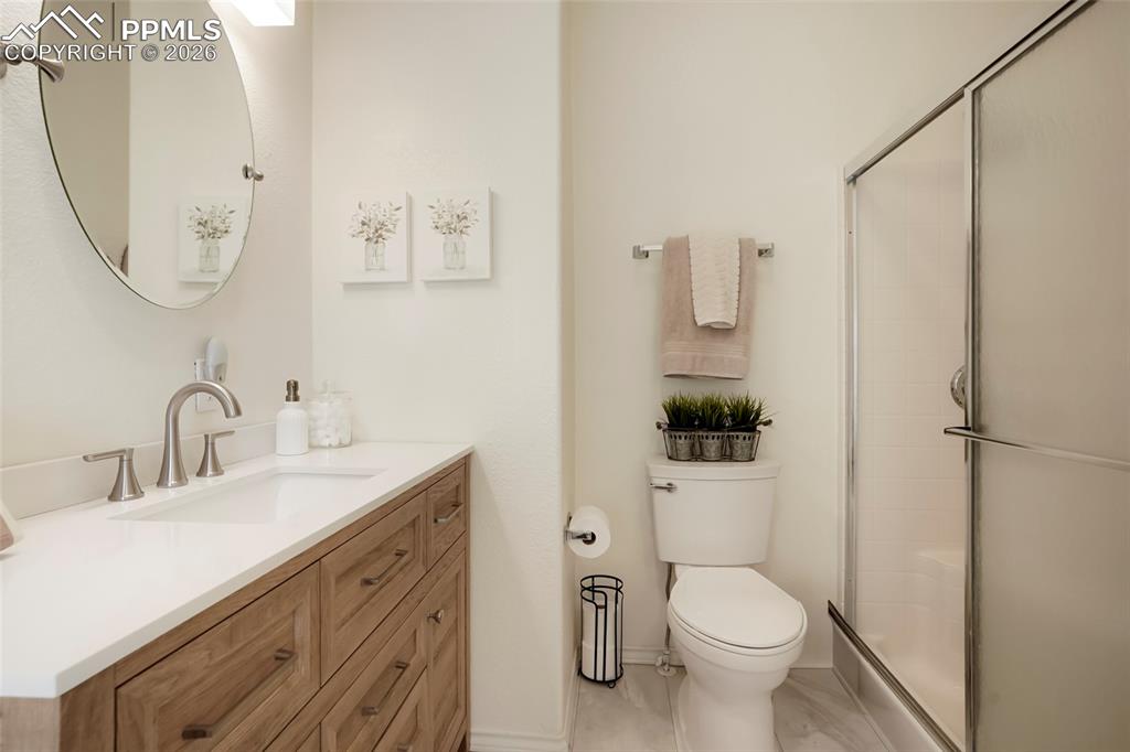 Image 17 of 43: Bathroom