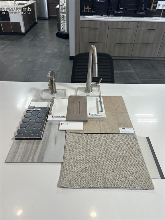 Image 2 of 2: Interior color selections