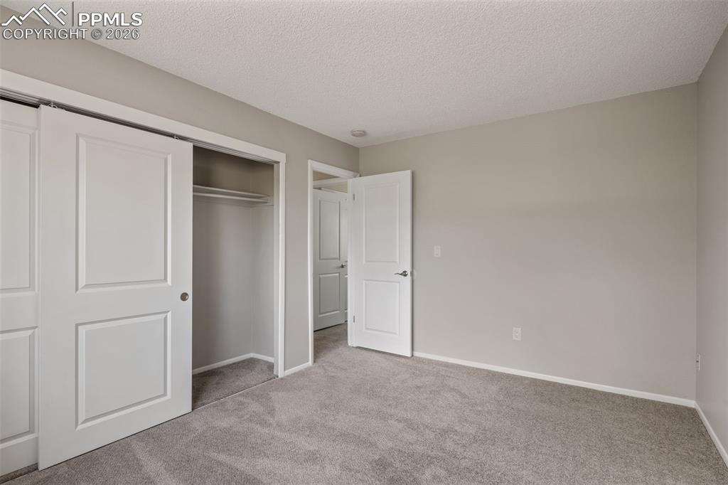 Image 17 of 27: Bedroom