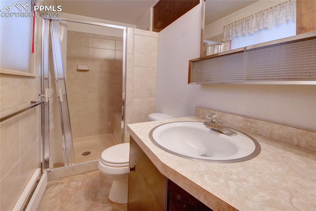 Image 19 of 37: Primary 3/4 bath