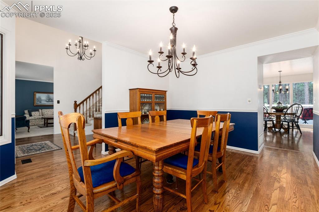 Image 16 of 41: Great area for dinner parties