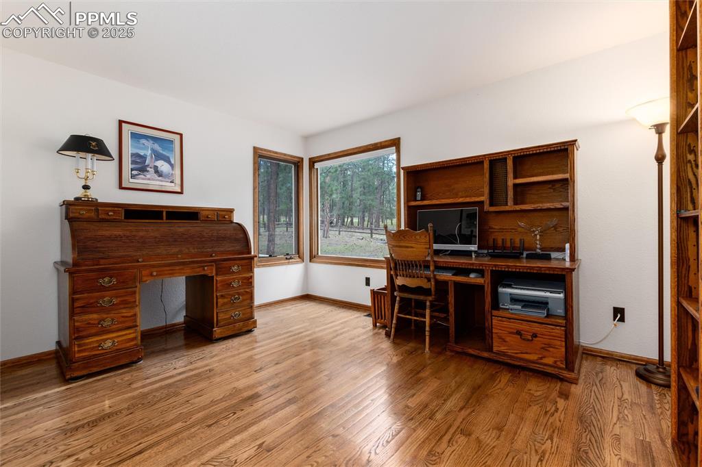 Image 8 of 41: Office