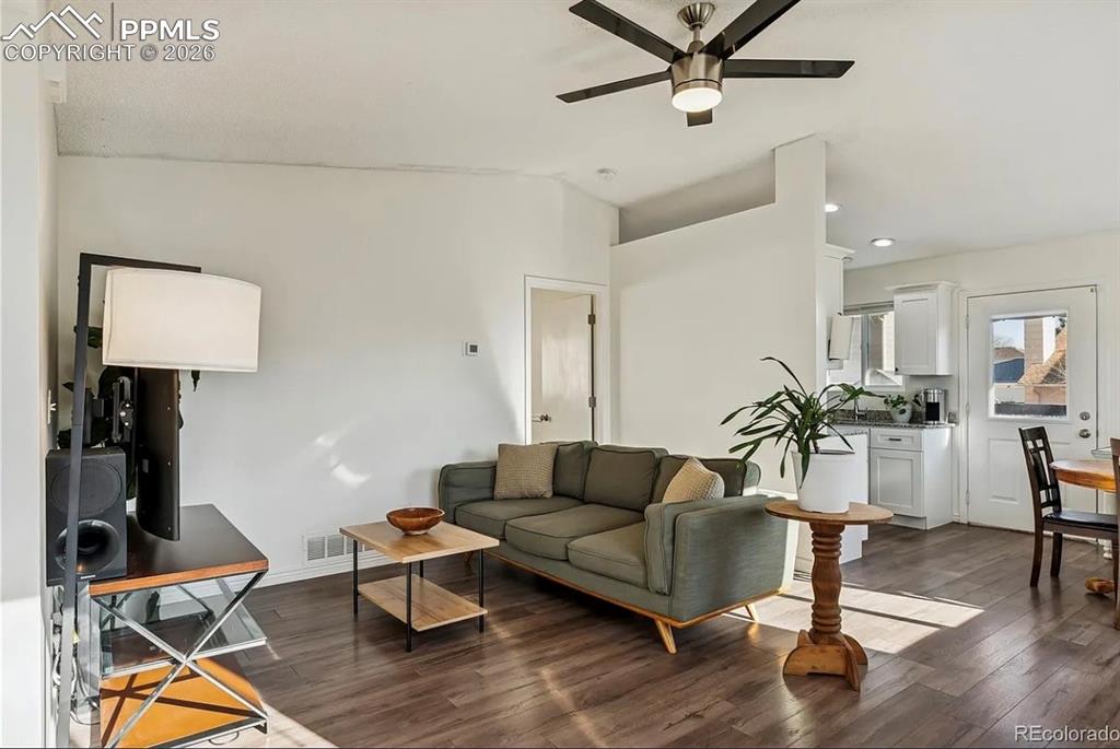 Image 6 of 19: Living Room
