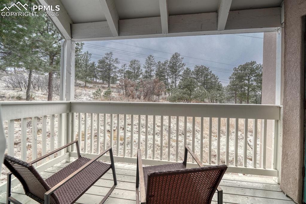 Image 10 of 22: Deck