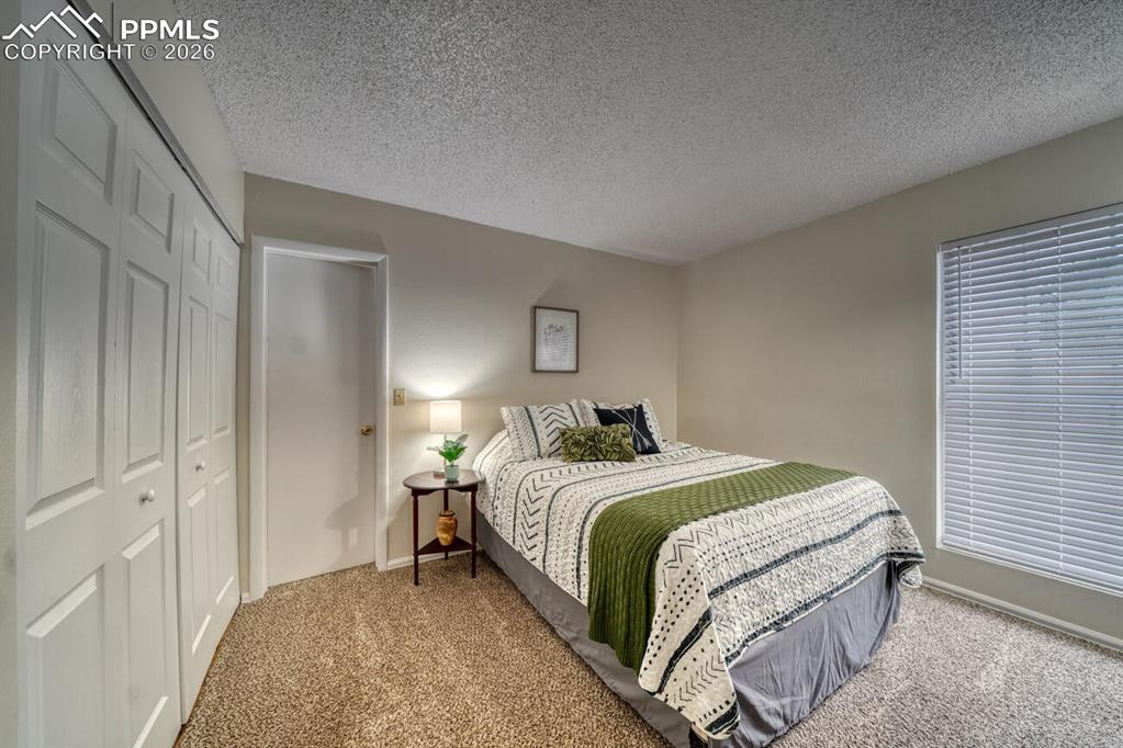 Image 18 of 22: Bedroom