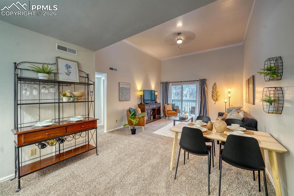 Image 5 of 22: Dining Area