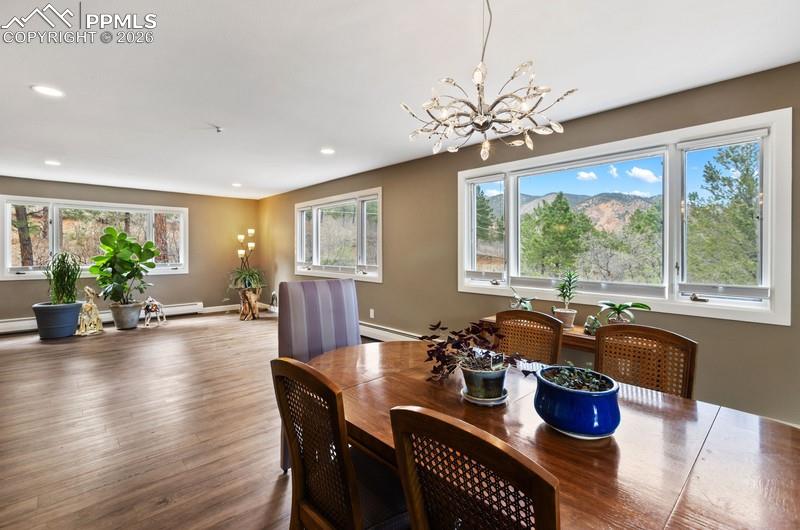 Image 14 of 47: dining area