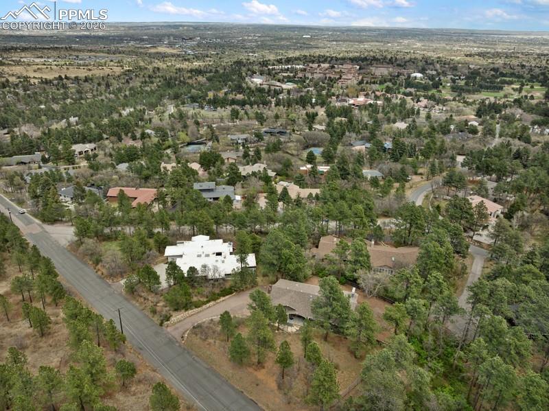Image 43 of 47: Awesome fully fenced yard