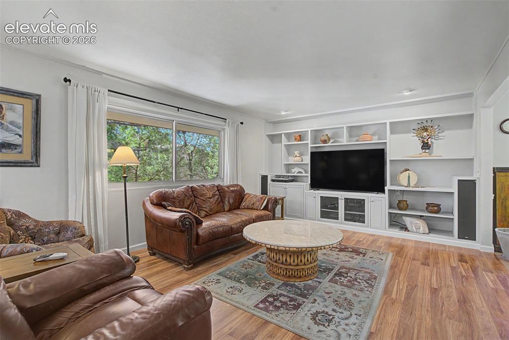 Image 7 of 40: Living Room