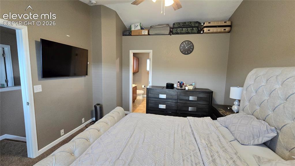 Image 15 of 21: Bedroom