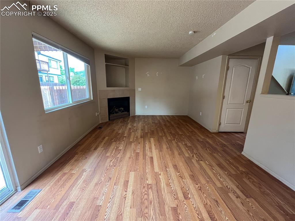 Image 8 of 28: Living Room