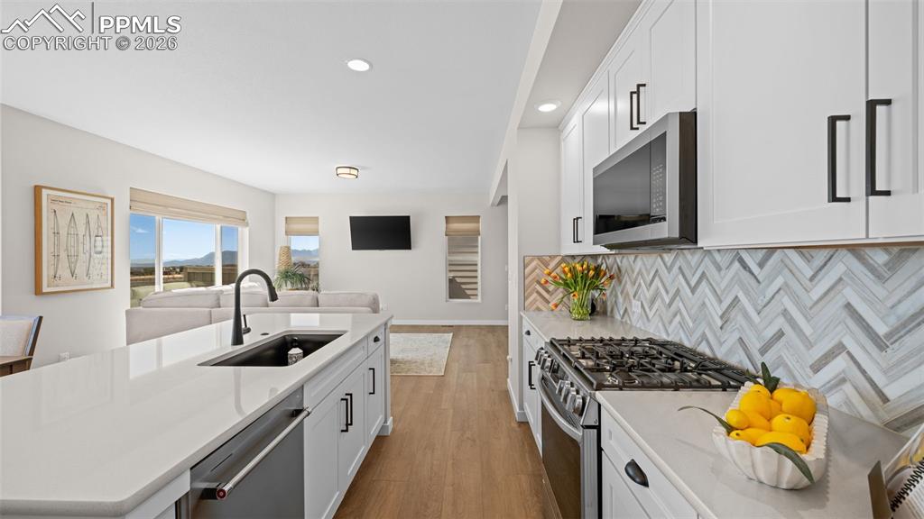 Image 13 of 42: Kitchen