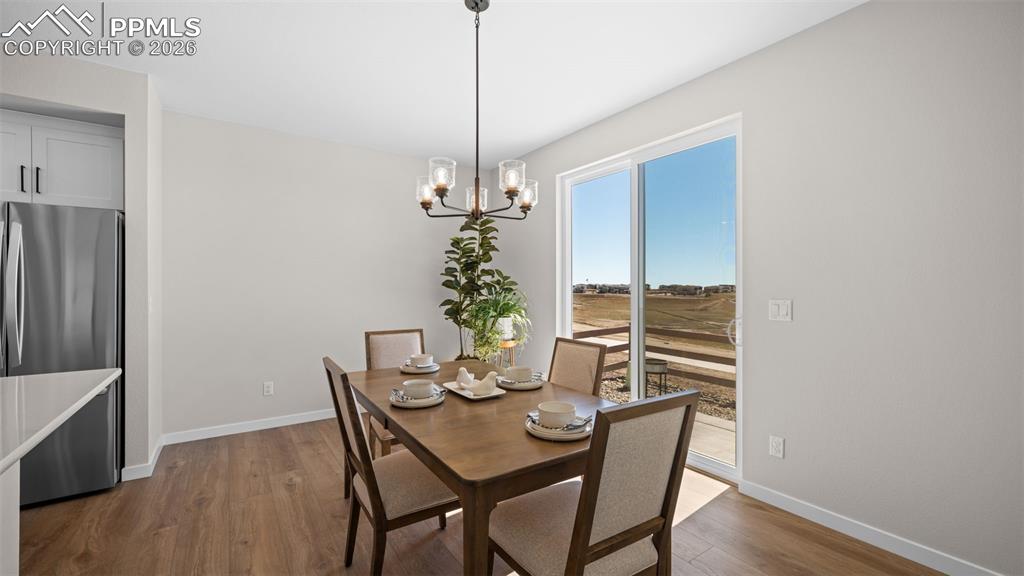 Image 15 of 42: Dining Area