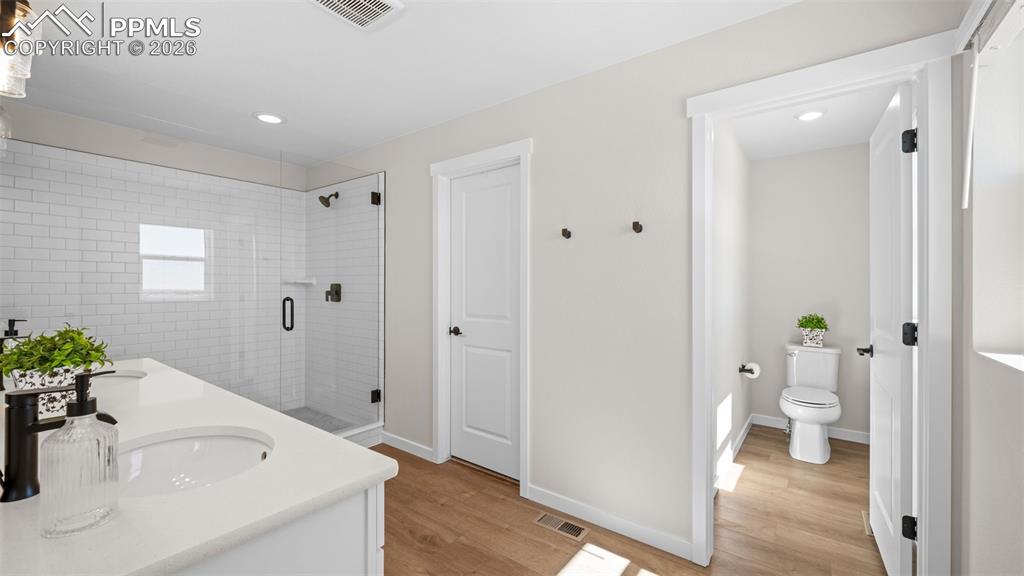 Image 23 of 42: Master Bathroom