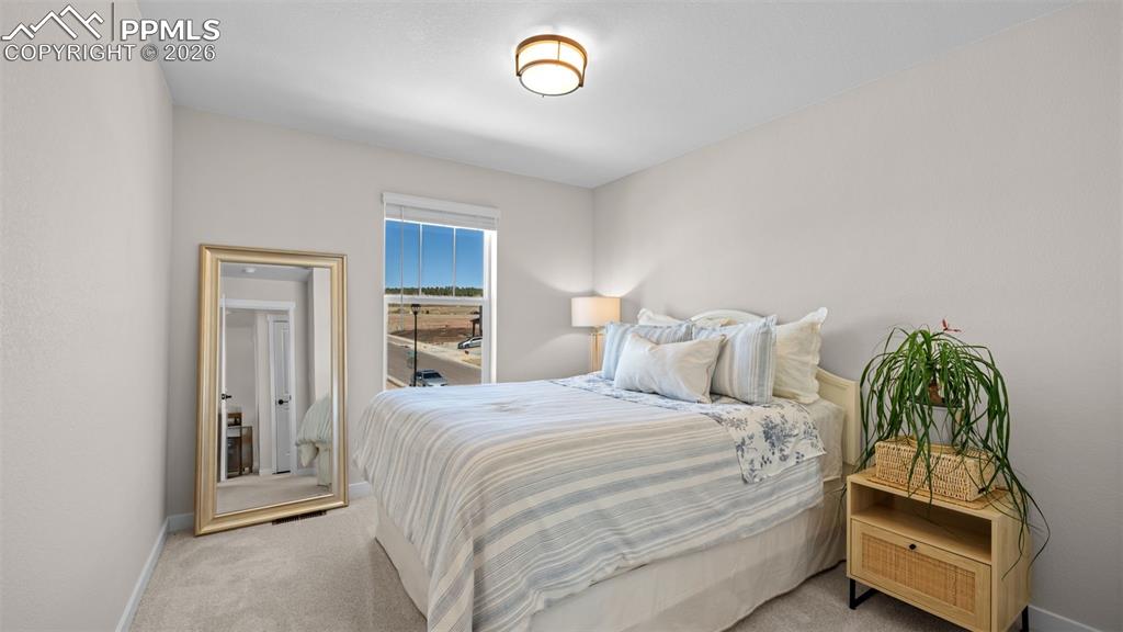 Image 30 of 42: Bedroom