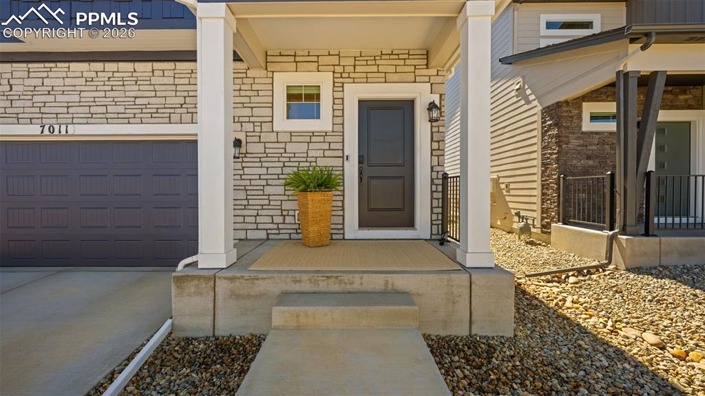 Image 4 of 42: Entry