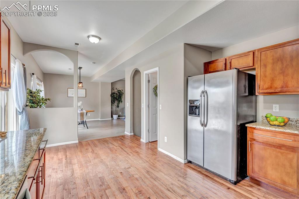 Image 12 of 40: Kitchen