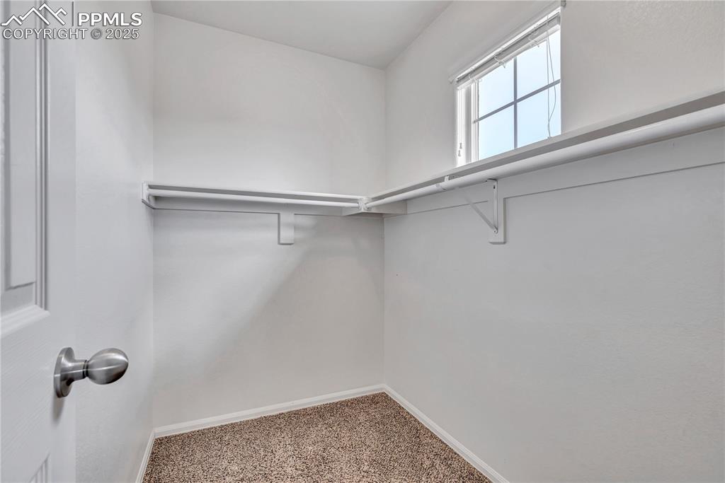 Image 26 of 40: Closet