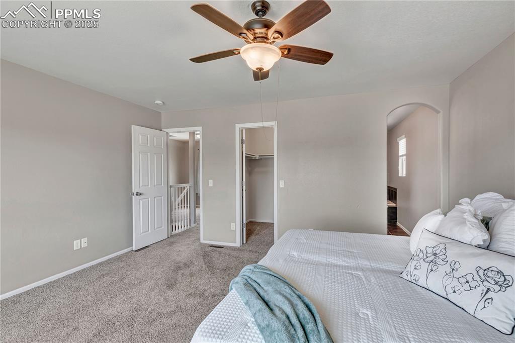 Image 27 of 40: Bedroom