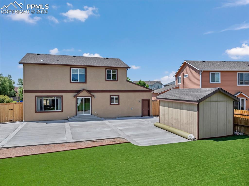 Image 36 of 40: Back of Structure