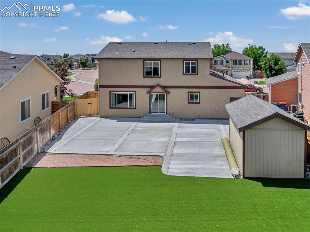 Image 4 of 40: Back of Structure