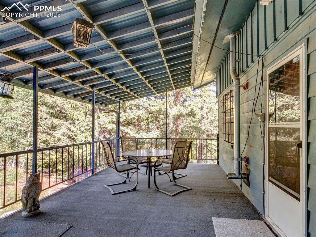 Image 26 of 43: Deck