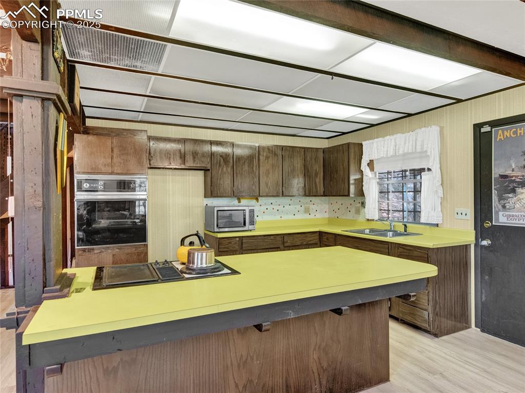 Image 7 of 43: Lots of counter and cabinet space