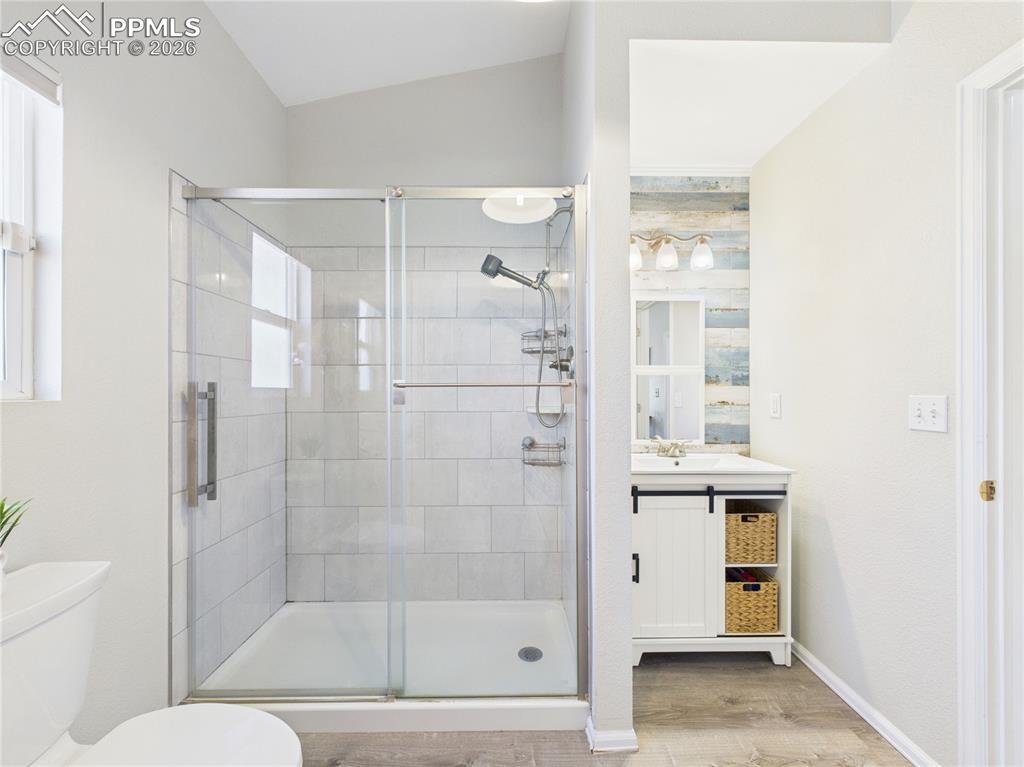 Image 17 of 31: Bathroom