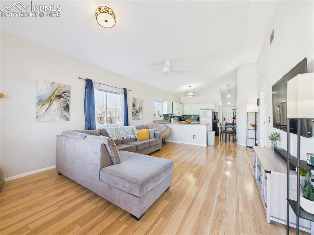 Image 7 of 31: Living Room