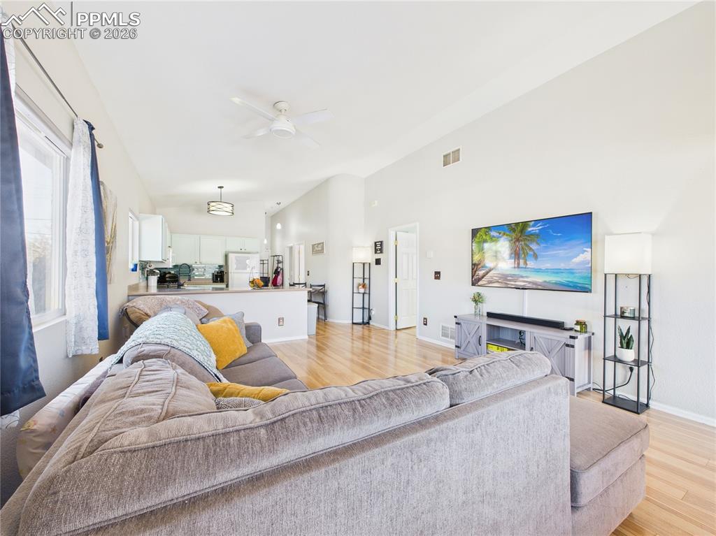 Image 8 of 31: Living Room