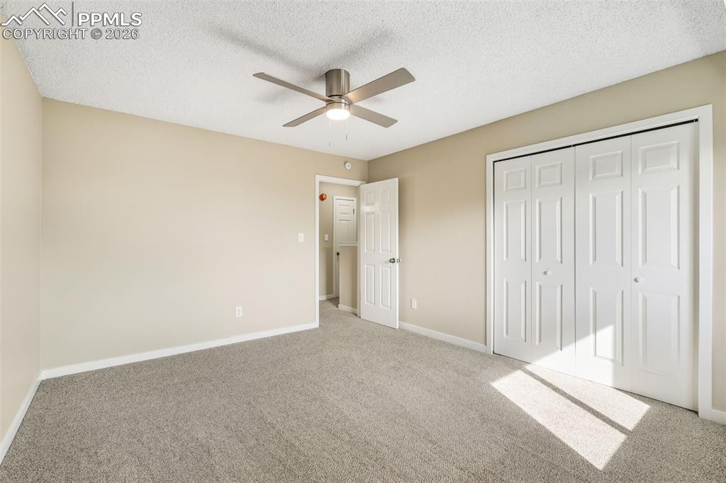 Image 20 of 25: Bedroom