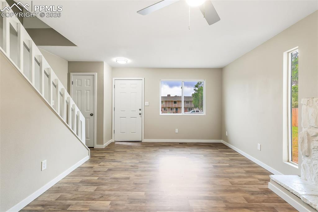 Image 6 of 25: Entry