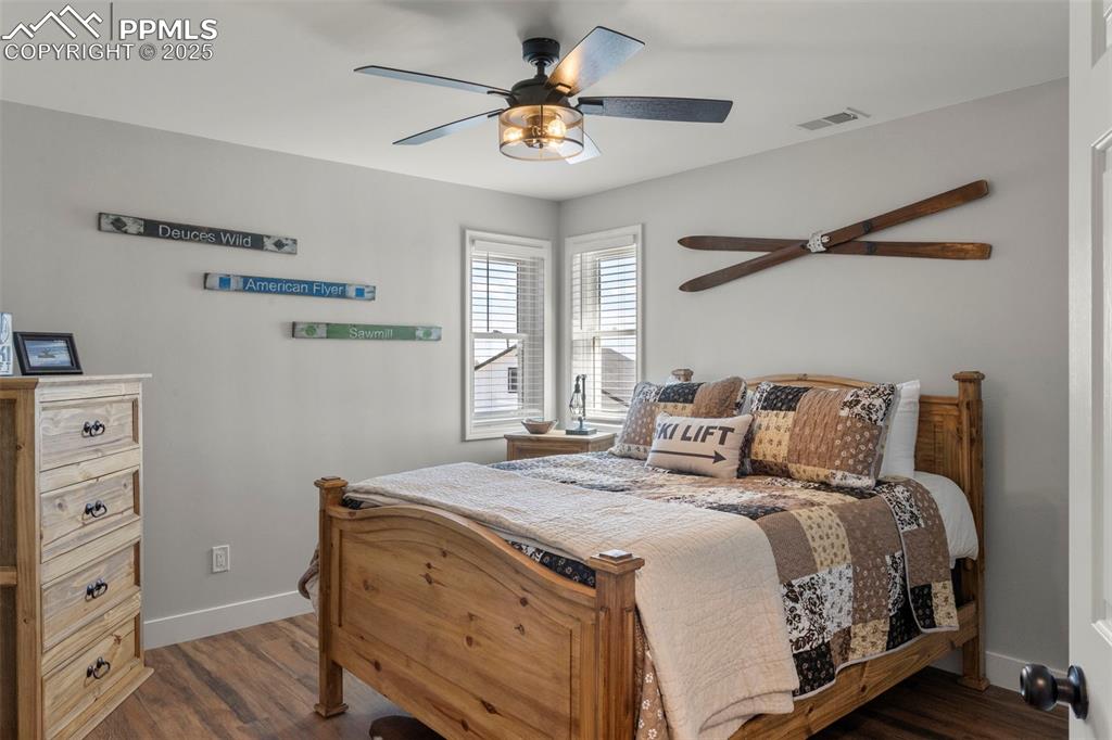 Image 31 of 50: Upstairs bedroom
